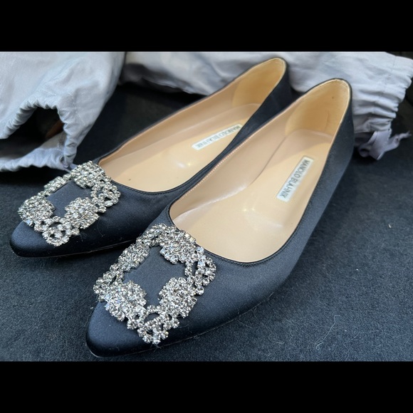 Authentic Manolo Blahnik Flat Size 39 (SOLD) - Picture 3 of 10